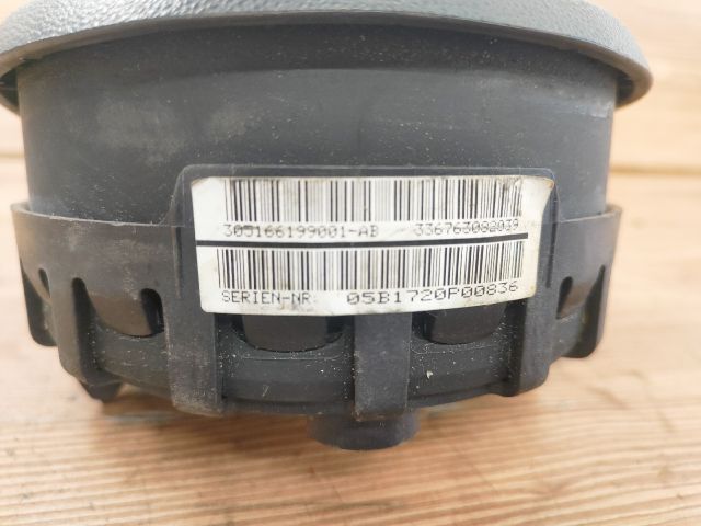 bontott BMW 3 E91 Kormánylégzsák