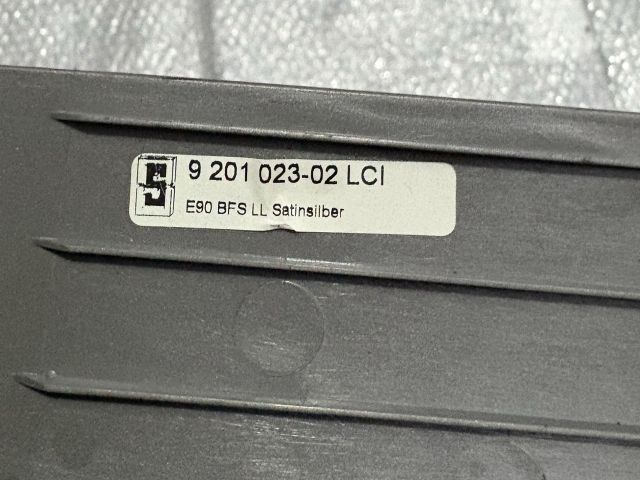 bontott BMW 3 E91 Középső Műszerfal Díszléc