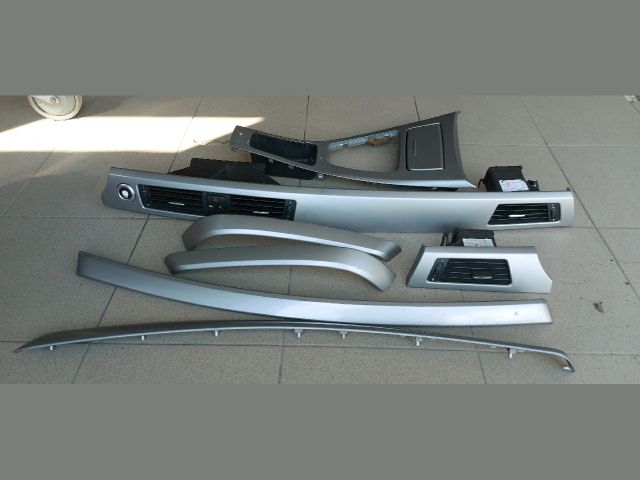 bontott BMW 3 E91 Középső Műszerfal Díszléc