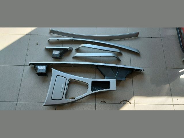 bontott BMW 3 E91 Középső Műszerfal Díszléc