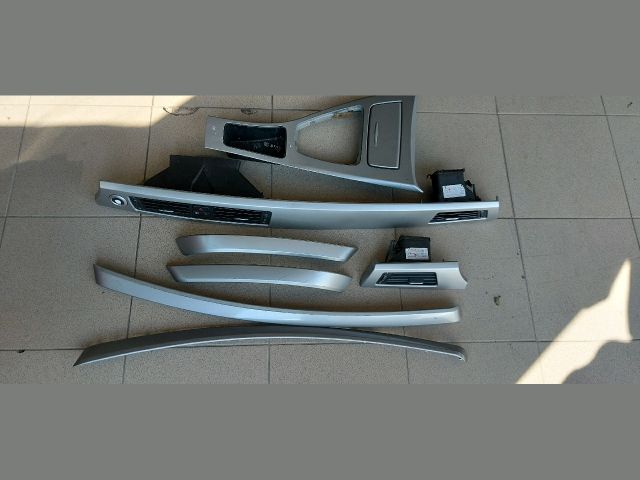 bontott BMW 3 E91 Középső Műszerfal Díszléc