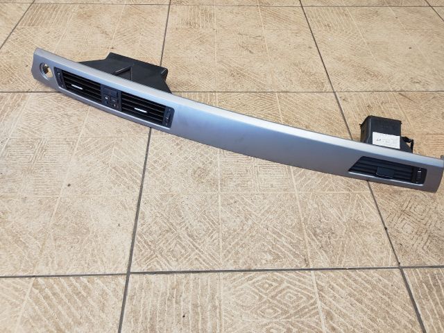 bontott BMW 3 E91 Középső Szellőző