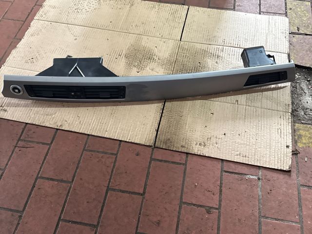 bontott BMW 3 E91 Középső Szellőző