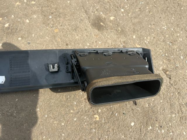 bontott BMW 3 E91 Középső Szellőző