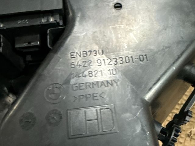 bontott BMW 3 E91 Középső Szellőző