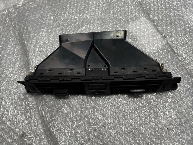 bontott BMW 3 E91 Középső Szellőző