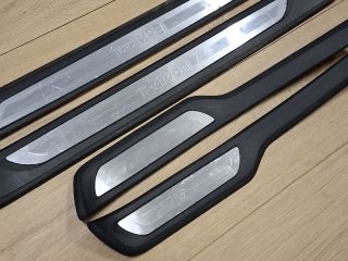 bontott BMW 3 E91 Küszöb Díszléc Szett