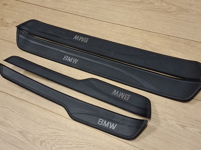 bontott BMW 3 E91 Küszöb Díszléc Szett