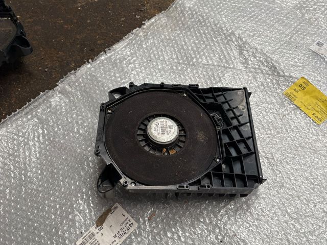 bontott BMW 3 E91 Mélynyomó Hangszóró