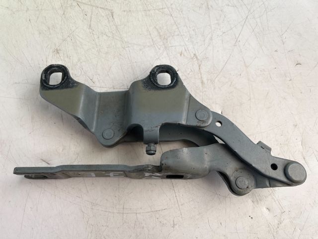 bontott BMW 3 E91 Motorháztető Jobb Zsanér