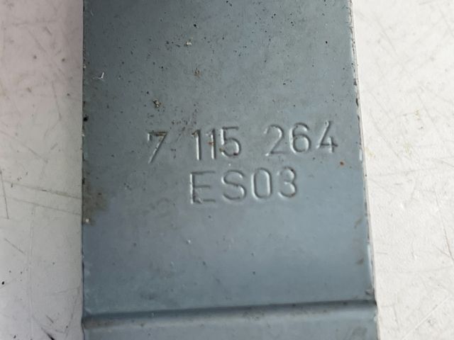 bontott BMW 3 E91 Motorháztető Jobb Zsanér