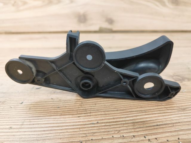 bontott BMW 3 E91 Motorháztető Nyitó Kar / Gomb