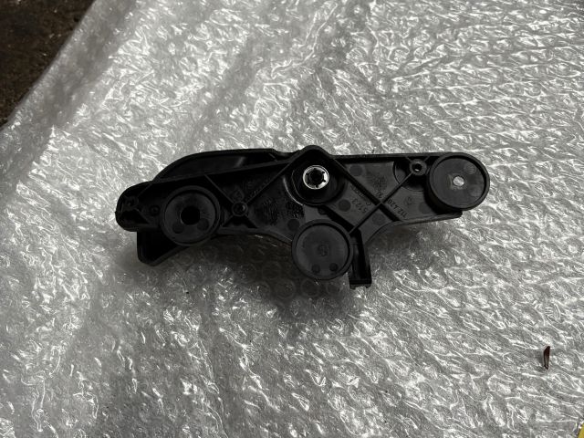 bontott BMW 3 E91 Motorháztető Nyitó Kar / Gomb