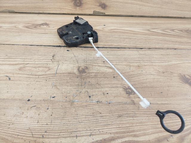 bontott BMW 3 E91 Motorháztető Zárszerkezet