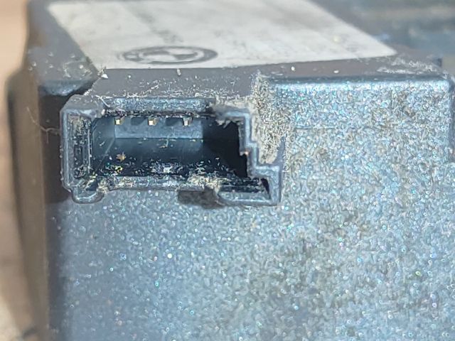 bontott BMW 3 E91 Motorháztető Zárszerkezet