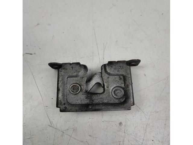 bontott BMW 3 E91 Motorháztető Zárszerkezet