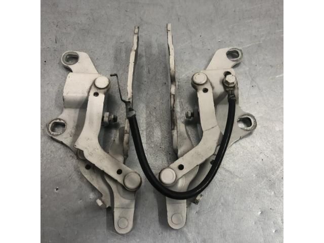 bontott BMW 3 E91 Motorháztető Zsanér Pár