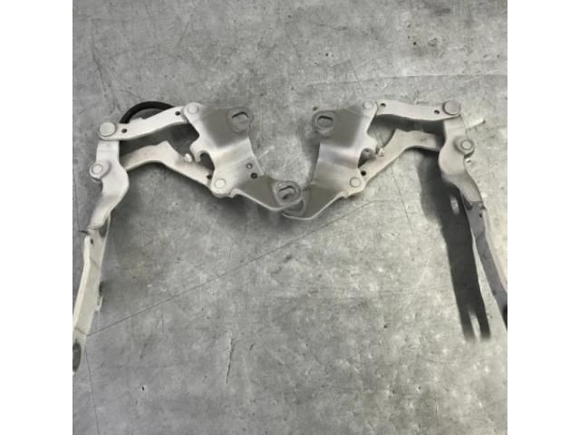 bontott BMW 3 E91 Motorháztető Zsanér Pár