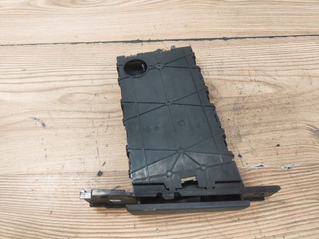 bontott BMW 3 E91 Pohártartó