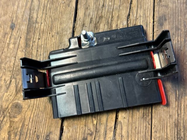 bontott BMW 3 E91 Pozitív Kábel Elosztó