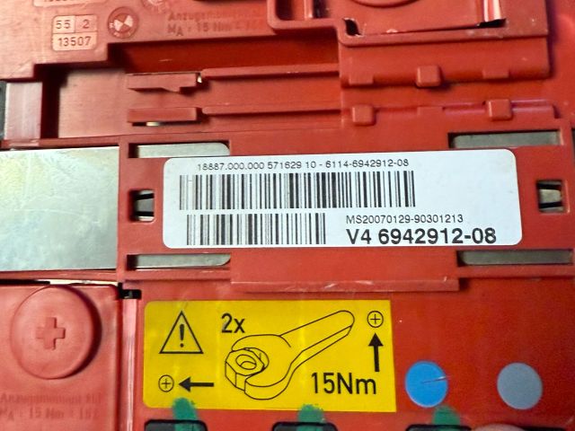 bontott BMW 3 E91 Pozitív Kábel Elosztó