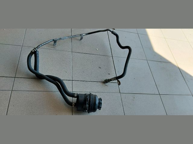 bontott BMW 3 E91 Szervóolaj Tartály