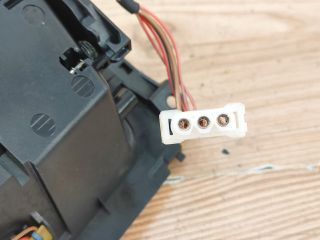 bontott BMW 3 E91 Szivargyújtó Aljzat