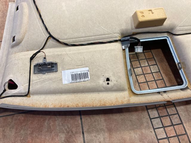 bontott BMW 3 E91 Tetőkárpit