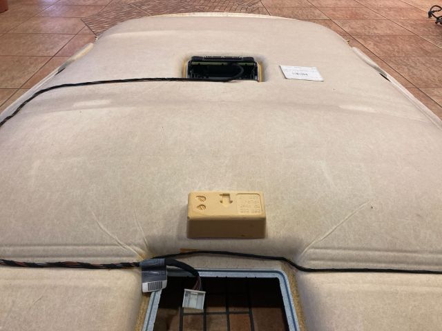 bontott BMW 3 E91 Tetőkárpit