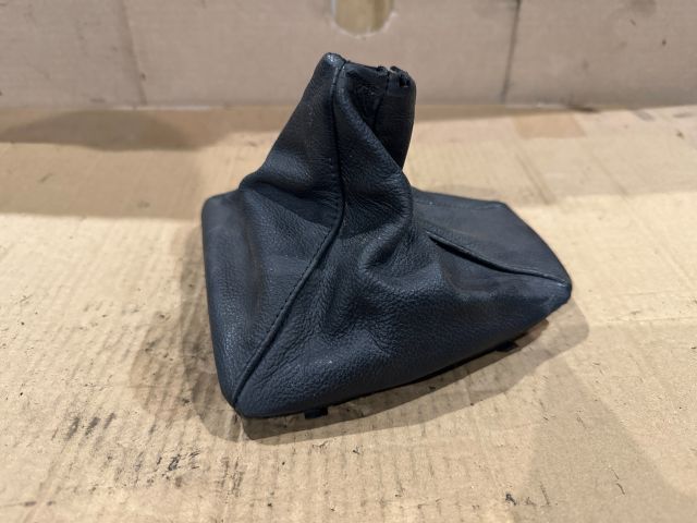 bontott BMW 3 E91 Váltószoknya