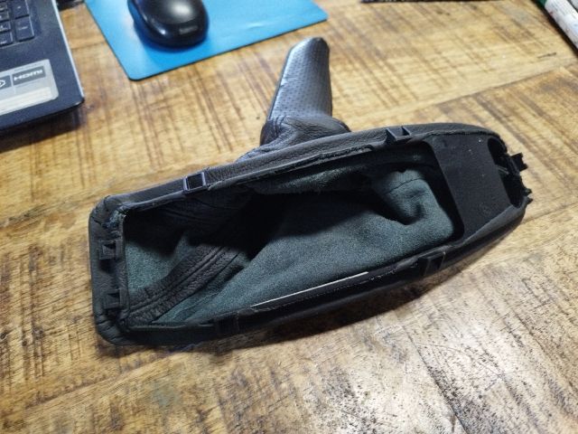 bontott BMW 3 E91 Váltószoknya