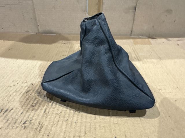 bontott BMW 3 E91 Váltószoknya