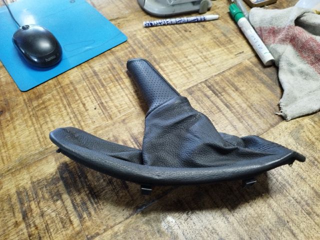 bontott BMW 3 E91 Váltószoknya