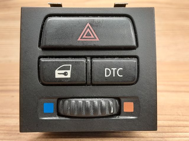 bontott BMW 3 E91 Vészvillogó Kapcsoló