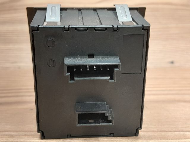 bontott BMW 3 E91 Vészvillogó Kapcsoló