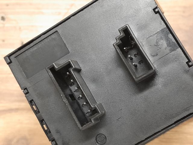 bontott BMW 3 E91 Vészvillogó Kapcsoló