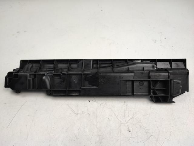 bontott BMW 3 E91 Vízhűtő Radiátor Tartó