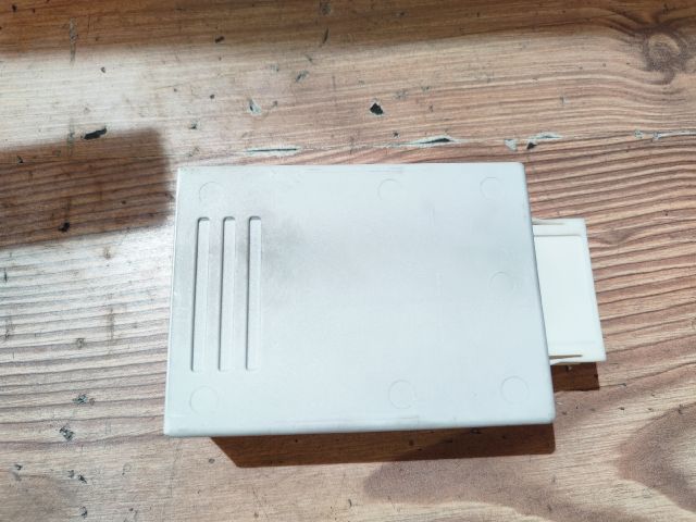 bontott BMW 3 E91 Vonóhorog Elektronika