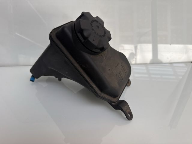 bontott BMW 3 E92 Kiegyenlítő Tartály