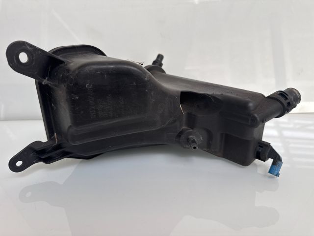 bontott BMW 3 E92 Kiegyenlítő Tartály