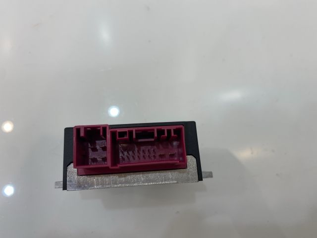 bontott BMW 3 E92 Üzemanyag Szivattyú Relé