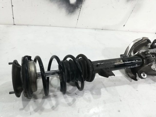 bontott BMW 3 E92 Bal első Csonkállvány