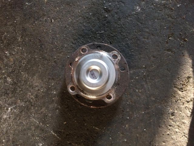 bontott BMW 3 E92 Jobb első Kerékagy