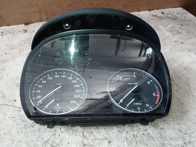 bontott BMW 3 E92 Kilométeróra