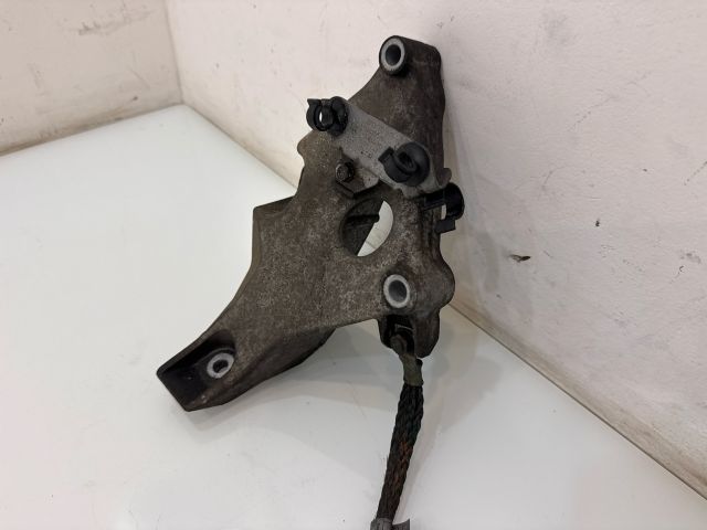 bontott BMW 3 E92 Motor Tartó Bak Bal