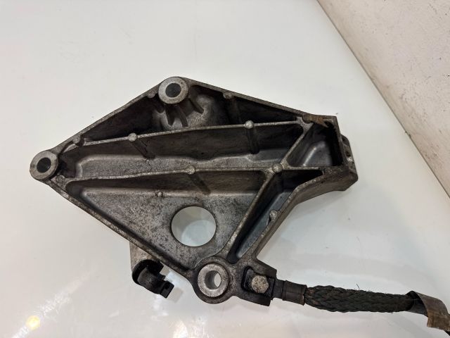 bontott BMW 3 E92 Motor Tartó Bak Bal