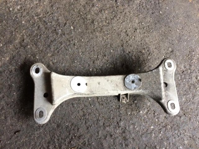 bontott BMW 3 E92 Motor Tartó Bak Bal