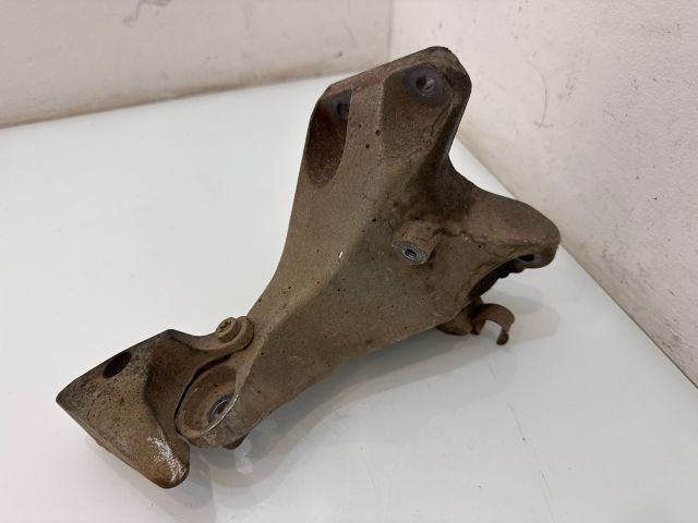 bontott BMW 3 E92 Motor Tartó Bak Jobb