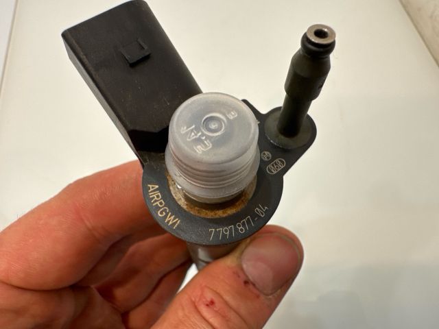 bontott BMW 3 E92 Porlasztó (1 db)