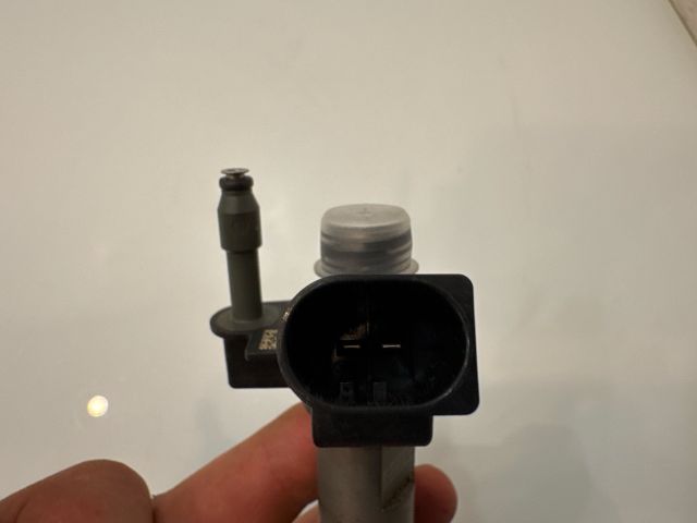 bontott BMW 3 E92 Porlasztó (1 db)